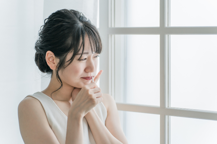 奥まで歯ブラシが届かず親知らずが虫歯になった女性