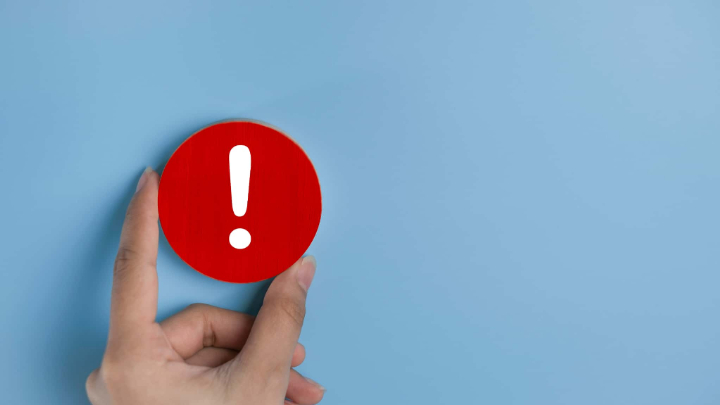 審美歯科で前歯を治療するときの注意点を説明するイメージ