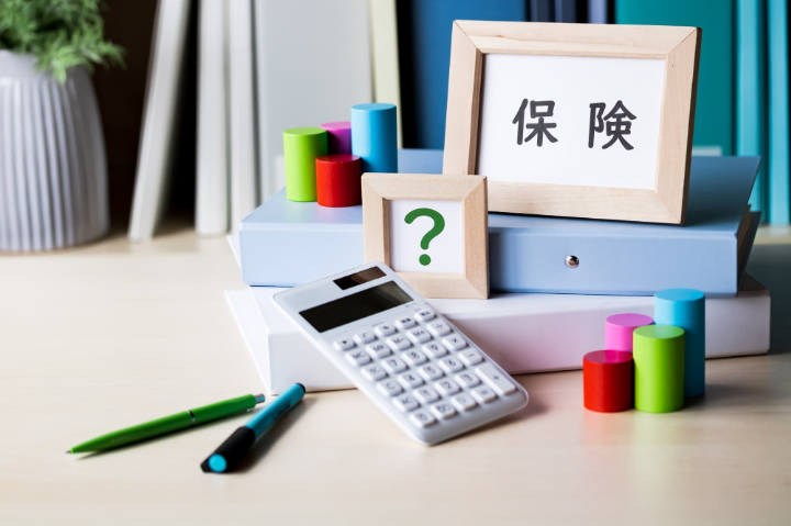 セラミック治療は保険適用の対象になるか説明するイメージ