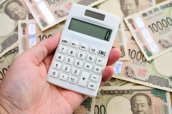 セラミック治療の費用が高いイメージ