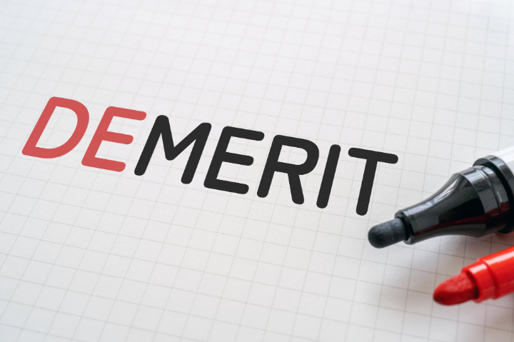 セラミック治療のデメリットを説明するイメージ